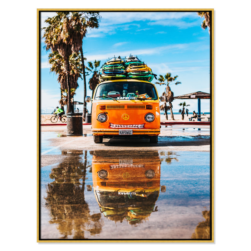 «Coastal Cruiser» par Tyler Nix, H 41,5 po x l 31,5 po x P 2 po, Cadre flottant doré, Pas de tapis