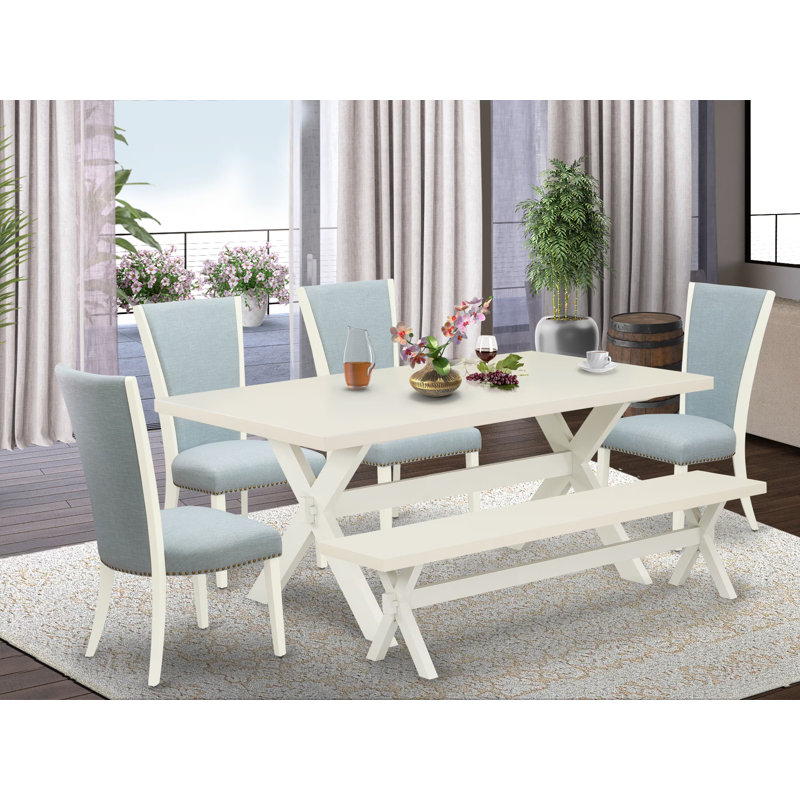 Ensemble de salle à manger 6 pièces comprenant une table rectangulaire à pattes en X, 4 chaises Parson en lin bleu clair et une banquette, lin blanc.