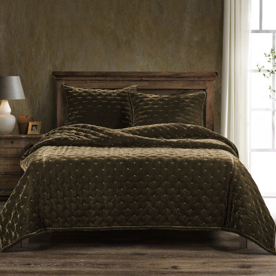 Stella Velvet Quilt Set