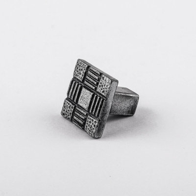 13/16 Length Square Knob