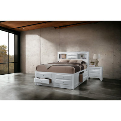 Ireland White Finish EK Bed W/Storage (EK Bed Only)