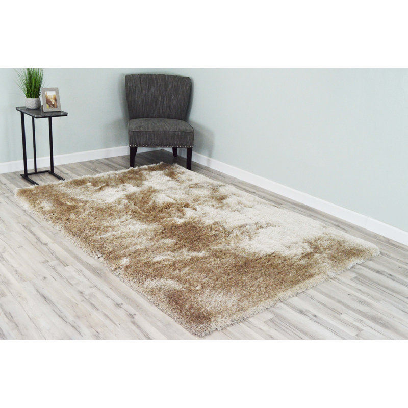 Tapis décoratif beige à poils longs 5 pi 3 po x 7 pi 3 po adriahna, Rectangle 5 pi 3 po x 7 pi 5 po