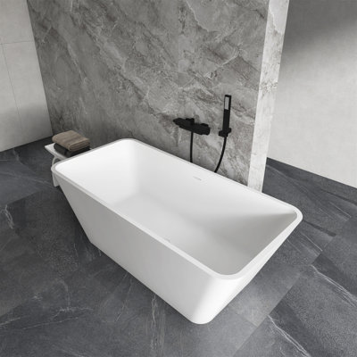 Baignoire de trempage autoportante à surface solide de 67 pouces pour salle de bain