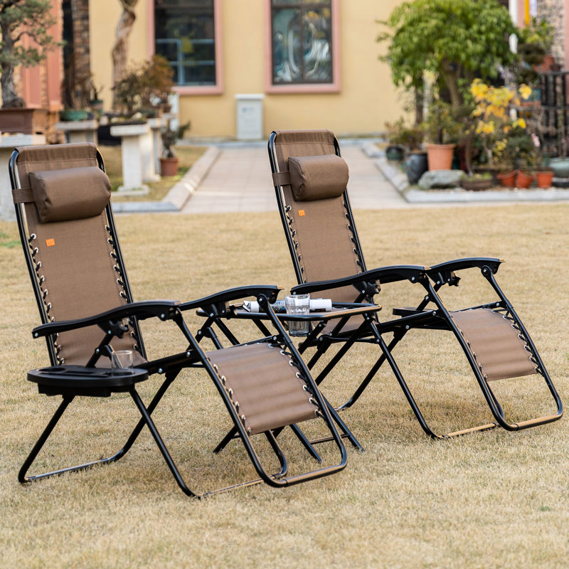 Chaise et plateau Zero Gravity - Chaises inclinables portables avec filet respirant pour les événements extérieurs, coussins pliables bruns et table