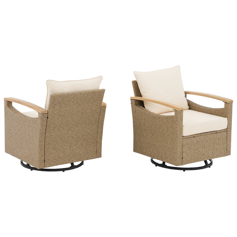 Chaises pivotantes d'extérieur en rotin avec coussins