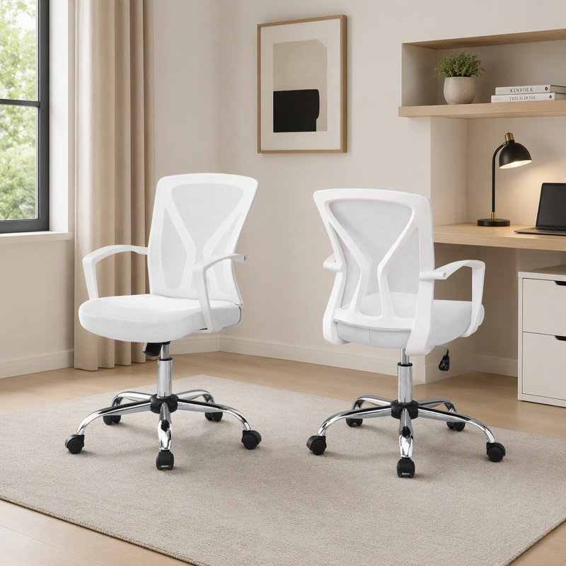 Chaise de bureau ergonomique en maille blanche avec hauteur réglable, pivotante et base en métal chromé pour espaces de travail modernes