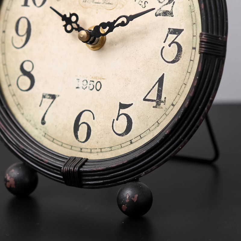 Analog Metal Quartz Movement / Crystal Tabletop Clock in Black