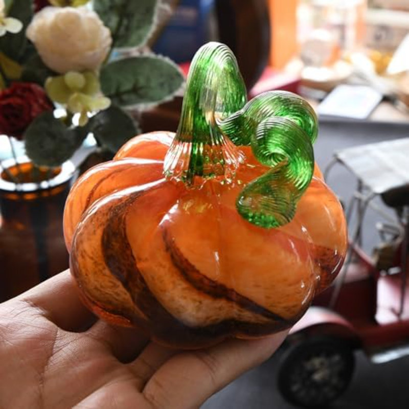 Figurine de citrouille en verre soufflé à la main de 3 po, grand presse-papier en citrouille d'Halloween en cristal brun, décorations d'automne de citrouilles pour la table de la maison