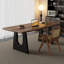 Table de salle à manger en bois massif de style français.-108964378