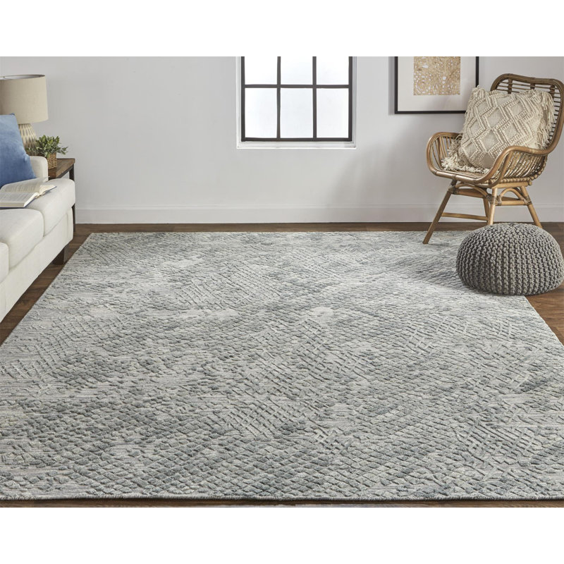Abstract Hand Loomed Viscose Area Rug in Gray, Rectangle 2' x 3'