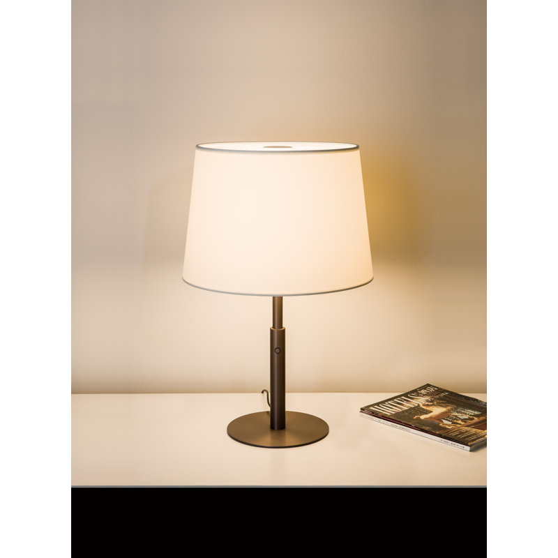 Lampe de table à DEL Nathia 3,97 livres, H 17,90 po x l 9,80 po x P 9,80 po