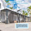 Pergolas murales avec rideaux et filet Lean-To-122684175