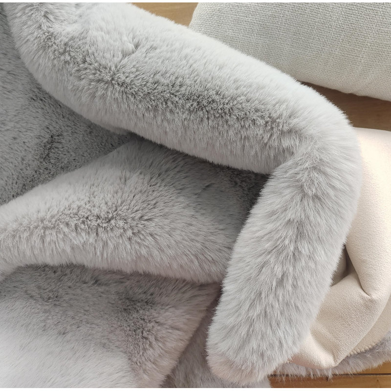 Faux Fur Indoor Rug, Round 7'10"