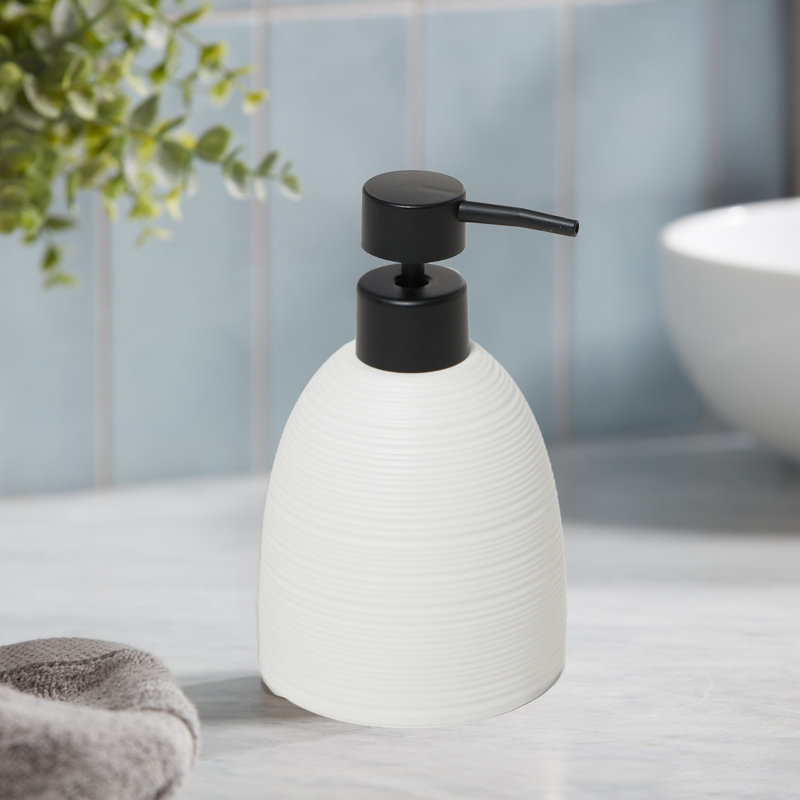 Pompe à lotion de Dubaï, Garniture noire