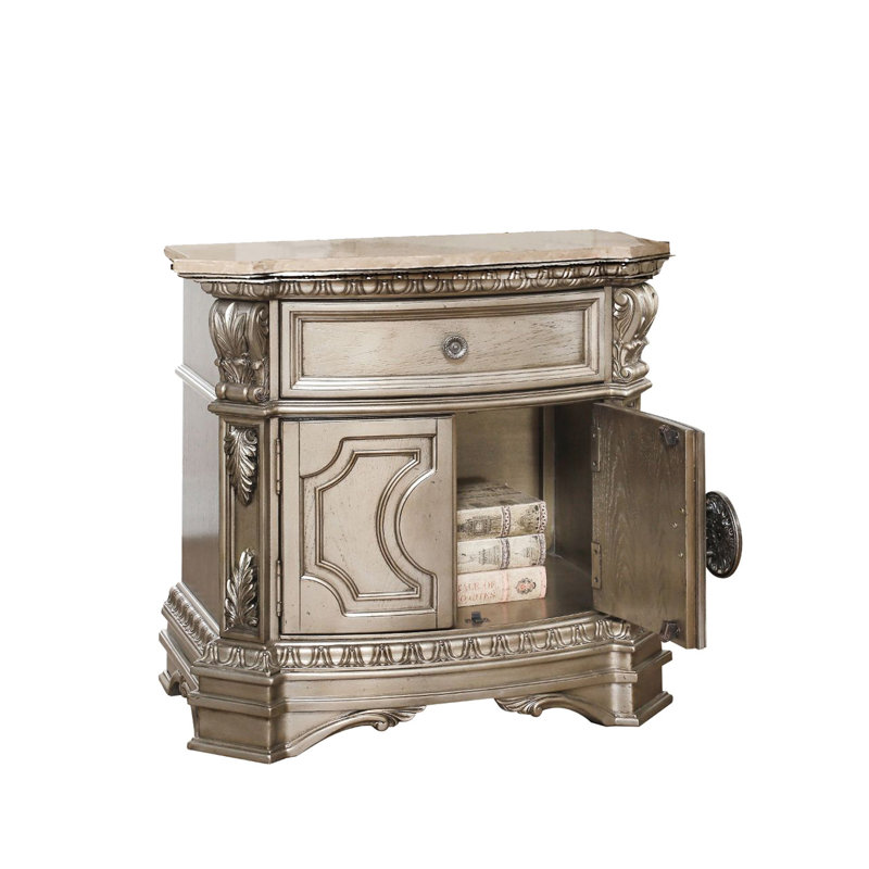 Table de chevet 1 tiroir et 2 portes en bois, plateau en marbre, argent antique, tiroir doublé de feutre, façade française, fonction, fermeture manuelle, rangement pour chambre à coucher, butée supérieure en bois de peuplier, fermeture, solide