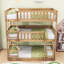 Lit superposé simple au-dessus de simple au-dessus de simple en bois avec accoudoirs de sécurité, conception détachable-215301636