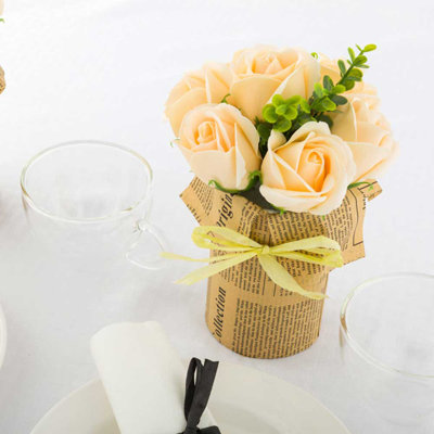 Articles de restaurant - 4 pétales de fleurs de savon de 8,7 pouces dans des pots en plastique, 12 savons parfumés en forme de rose - 7 fleurs, cadeau pour l'anniversaire, la fête des mères ou la Saint-Valentin, pétales de savon en plastique jaune,