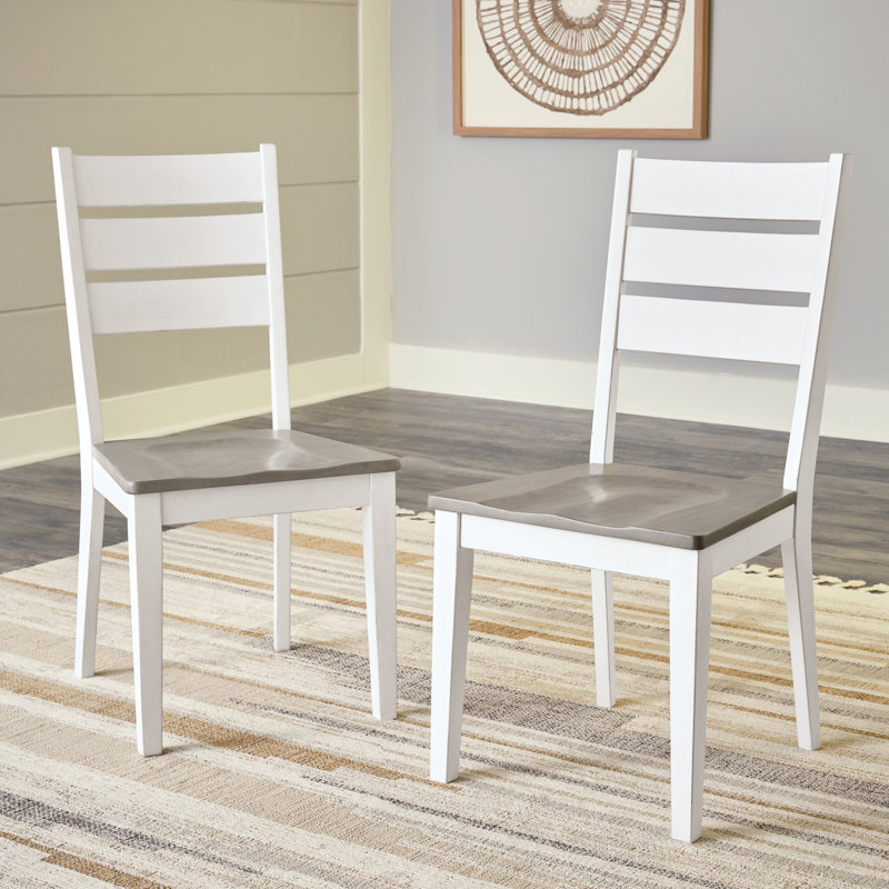 Chaise d'appoint à dossier échelle en blanc