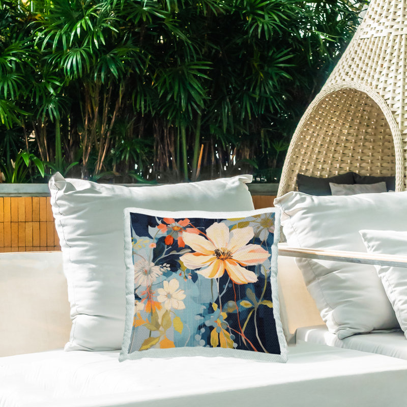 Coussin d'extérieur imprimé floral flux collage par Lazar Studio