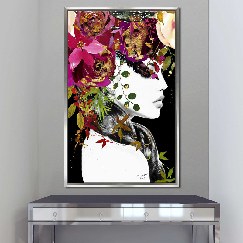 «Flower Model (Vertical)» par Jodi - impression, Cadre flottant argent, H 63,5 po x l 39,5 po x P 2 po