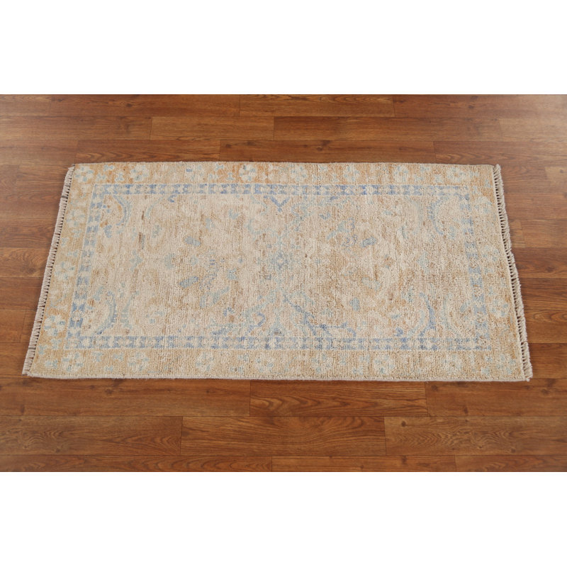 Tapis unique en coton 3 pi 9 po x 1 pi 11 po Neeraj Orange et rouille