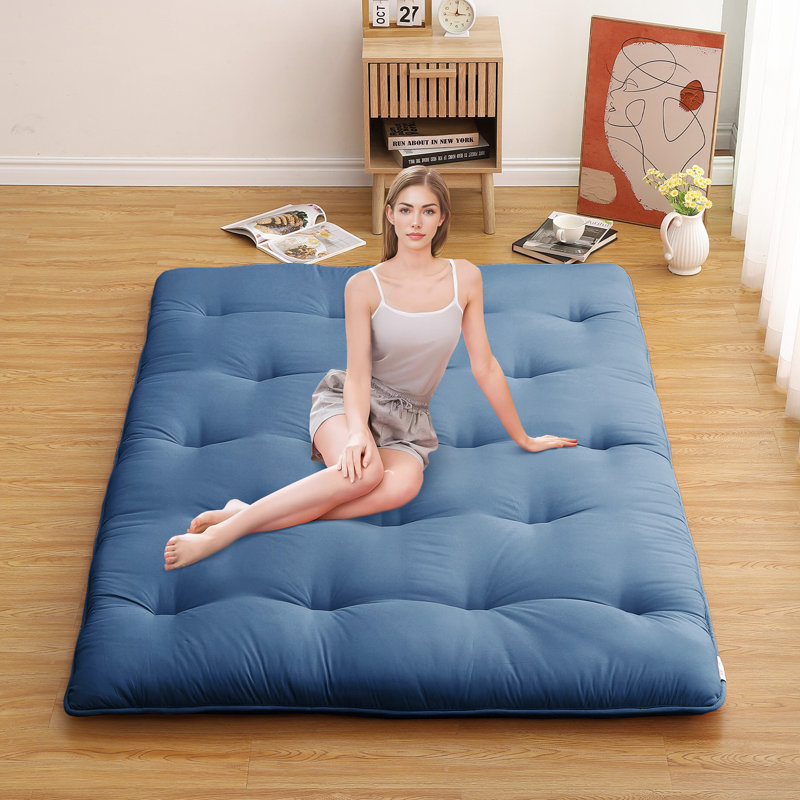 Matelas de sol futon japonais portable et confortable - lit de couchage pliable en forme de tatami, idéal pour une chambre, un dortoir, une chambre d'amis, un VR ou le camping. Disponible en formats simple et double.