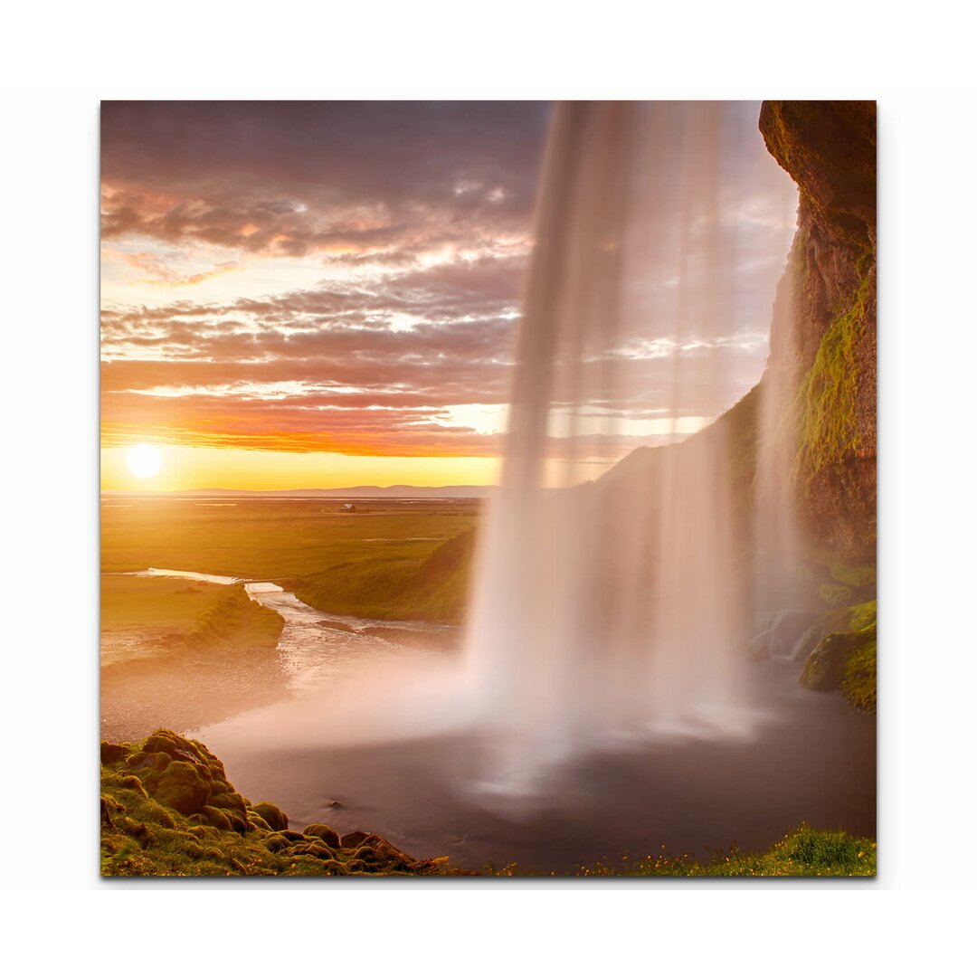 Leinwandbild Traumhafter Sonnenaufgang mit Wasserfall – Island