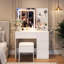 Bureau de coiffeuse avec miroir et lumières - Coiffeuse à maquillage moderne avec prises / Tabouret de rangement / 4 tiroirs et support pour sèche-cheveux - Miroir de coiffeuse à DEL 3 couleurs - Coiffeuses pour chambre à coucher - Blanc