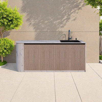 Rangement à l'épreuve du soleil pour les jardins de la Villa