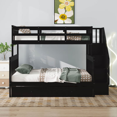 Lit simple superposé au dessus d'un lit double avec lit gigogne simple, lit superposé en bois avec escalier, rangement et garde-corps pour enfants, adultes