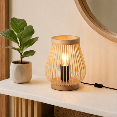 Petite lampe de table Boho, petite lampe de chevet en rotin de 7 po de hauteur, veilleuse en bambou tissée à la main pour la chambre à coucher, le dortoir et les petits espaces décoratifs