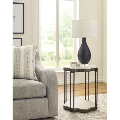 TABLE DE BOUT EN QUATREFOIL