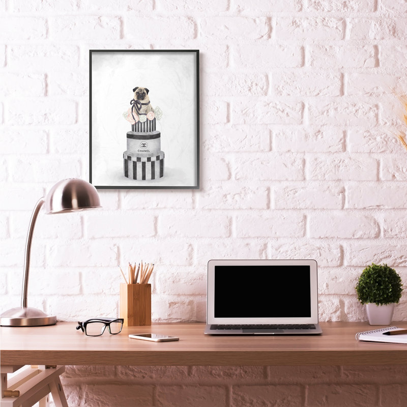 «Fashion Box Stack Pet Dog Pink Grey», impression, H 30 po x l 24 po, Giclée encadrée noir minuit