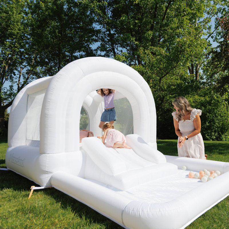 Bounceland DayDreamer Cloud Bounce House with ball pit