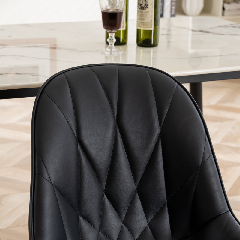 Chaise d'appoint rembourrée en similicuir Chardee, Noir
