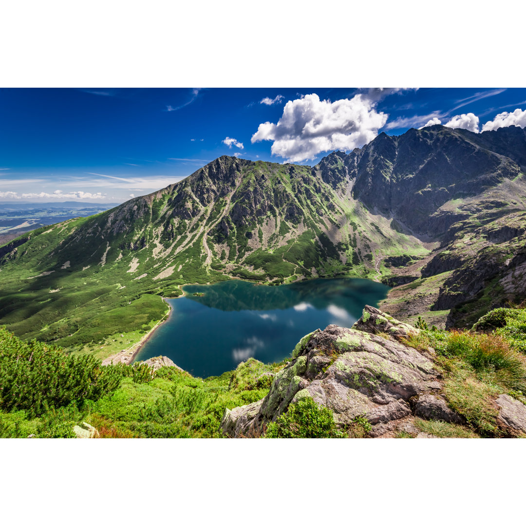 Leinwandbild Wunderschöner Sonnenaufgang am Czarny Staw Gasienicowy im Sommer, Tatra