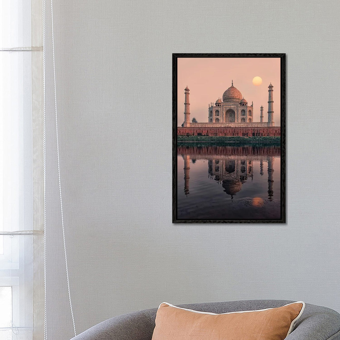 Taj Mahal Sonnenuntergang von Manjik Pictures - Galerie-umwickelte Leinwand Giclée auf Leinwand