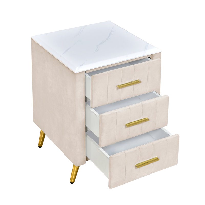 Table de chevet rembourrée en velours avec 3 tiroirs, pieds et poignées en métal, table de chevet à dessus marbré - beige