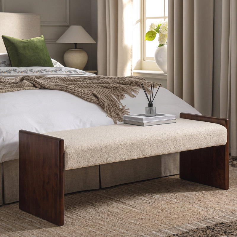 Banc de repose-pieds de style moderne avec accoudoirs en bois d'hévéa 63 po Norvik, Chameau clair