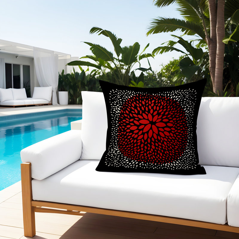 Coussin décoratif intérieur / extérieur en polyester filé à la main Bavière, H 17 po x l 17 po, Rouge / noir
