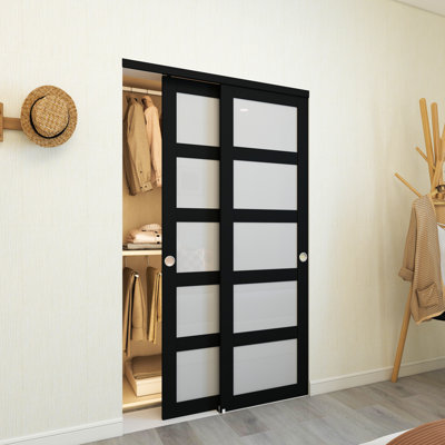 Portes de placard coulissantes à noyau solide en verre peint noir de 48 po x 80 po 5 pièces avec quincaillerie