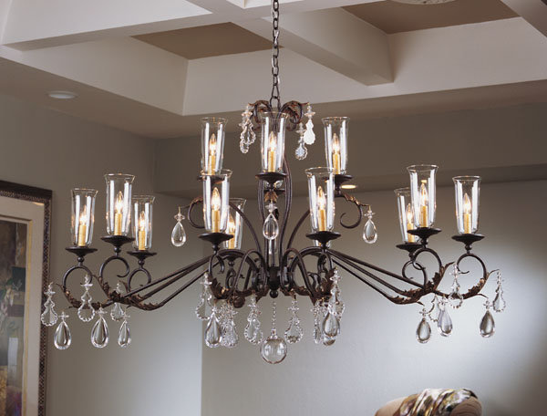 Lustre à niveaux 14 lumières Windsor, Épice cajun, Ouragan en verre transparent