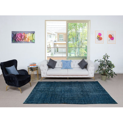 Tapis turc moderne fait à la main de 5,3 x 8,4 pi de couleur bleu marine uni