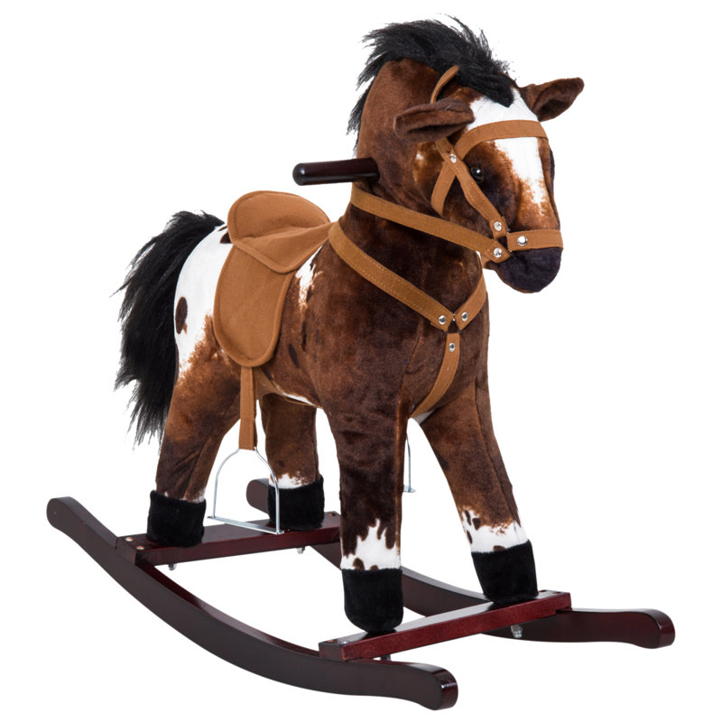 Balade en peluche sur un cheval à bascule