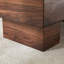 Table basse moderne et simple en panneau de fibres à densité moyenne avec autocollant de fermeture - modèle pratique, ce qui en fait un ajout idéal à tout salon ou appartement