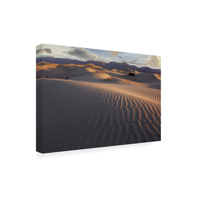 Art mural sur toile tendue - «Dawn on Mesquite Dunes» de Jon Evan pour décoration de salon, de chambre à coucher ou de bureau - 22 x 32