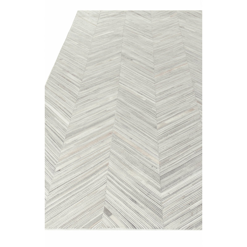 Chevron Area Rug in Silver