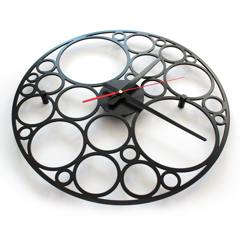 Qule Metal Wall Clock