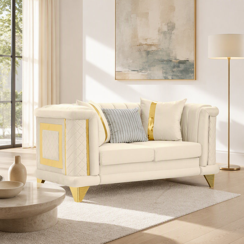 Canapé de 69 po en velours avec motif touffeté à rayures, coussins en mousse viscoélastique, structure à bordure dorée et texture brodée pour un salon luxueux.
