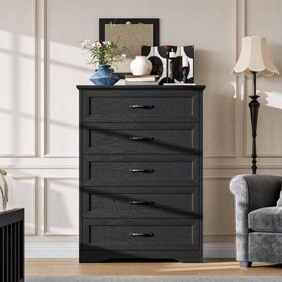 Commode noire à 5 tiroirs, coffre de rangement en bois de style campagne moderne, armoire anti-basculement stable avec tiroirs à glissement lisse pour le rangement domestique